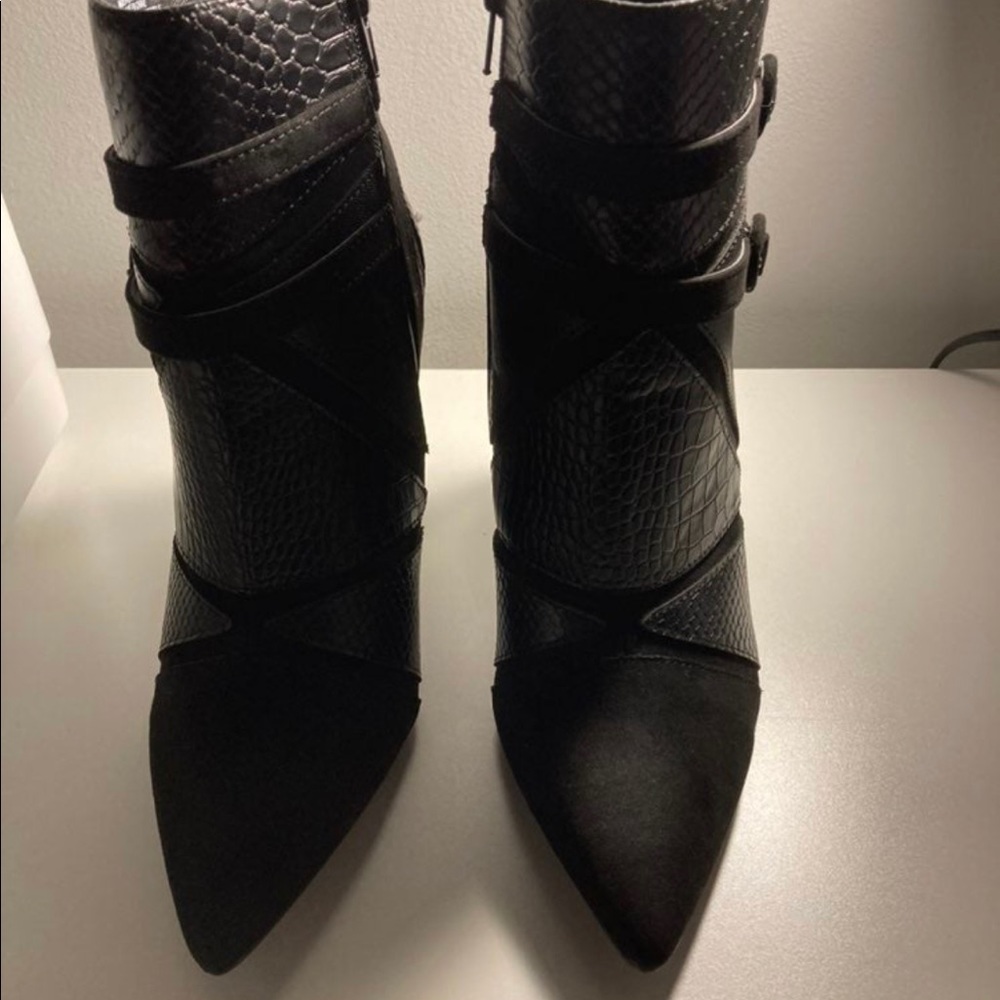 Womens boots size 9
